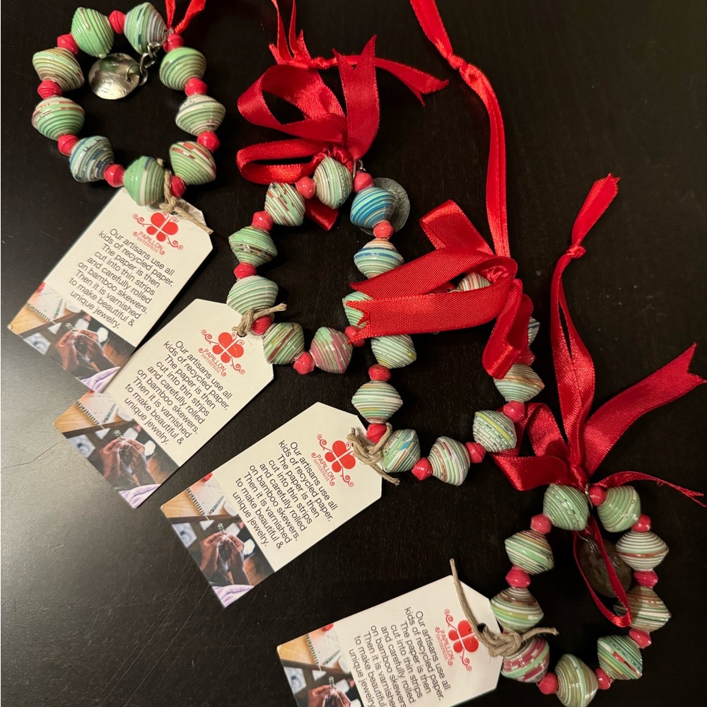 NWT 4 Wreath ornaments fair trade-made rolled paper beads Christmas ornaments